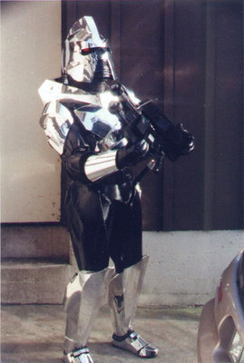 cylonmelson2dk5.jpg