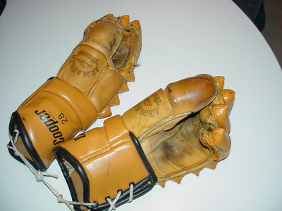 Cylon Gloves 002.JPG