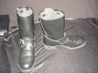 Boots 001.JPG